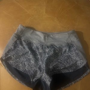 Outdoor voices medium running shorte